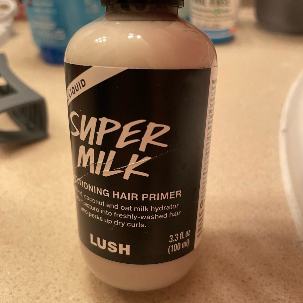 Lush super milk hair primer